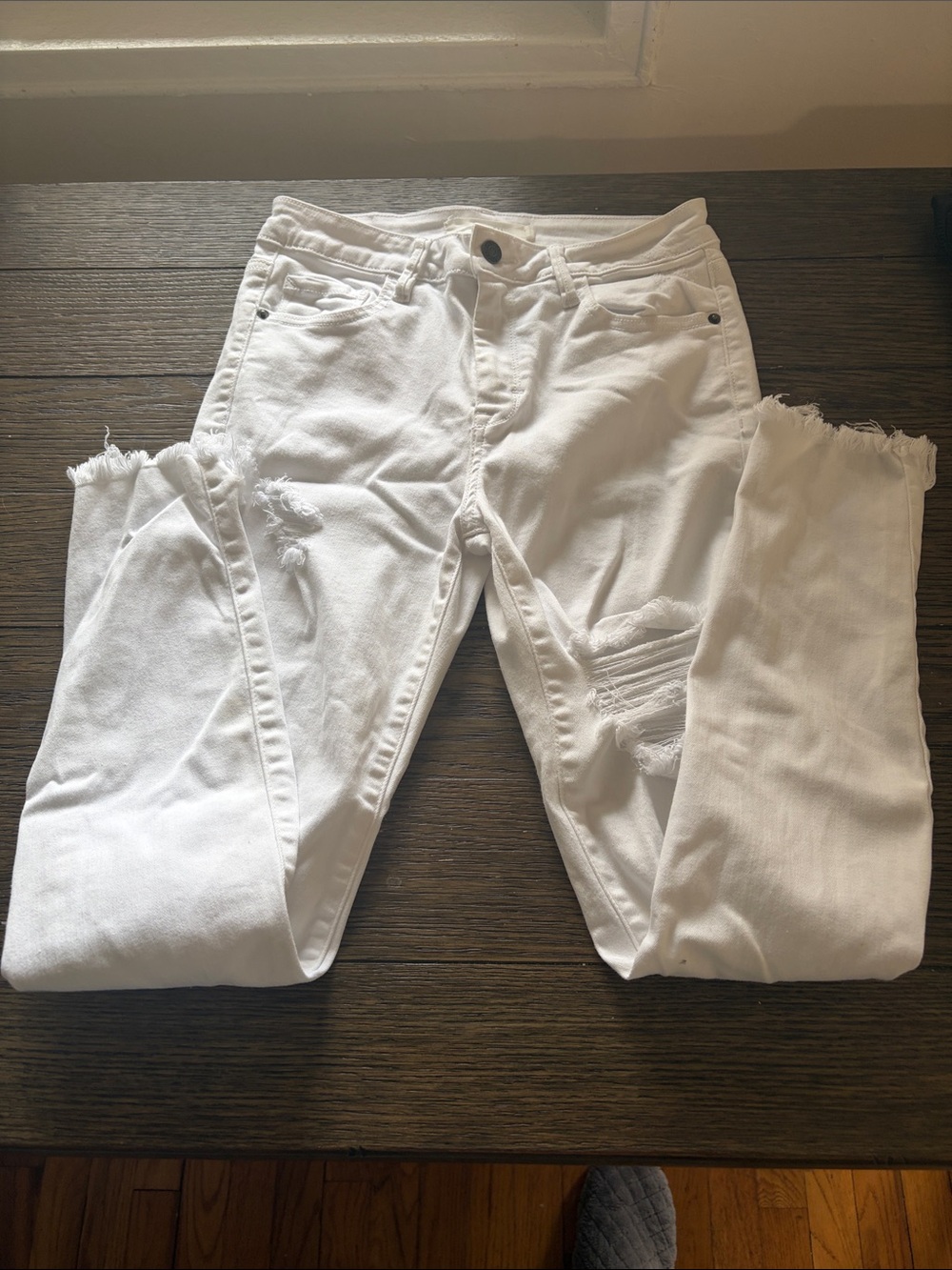 Hidden White Distressed Women's Jeans - Classic Slim Fit